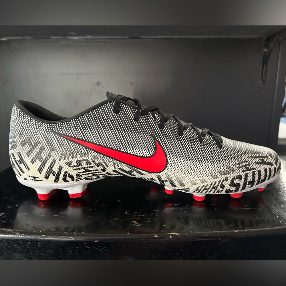 NIB- Nike Vapor 12 Academy Neymar JR, men’s size 12.5, women’s size 14